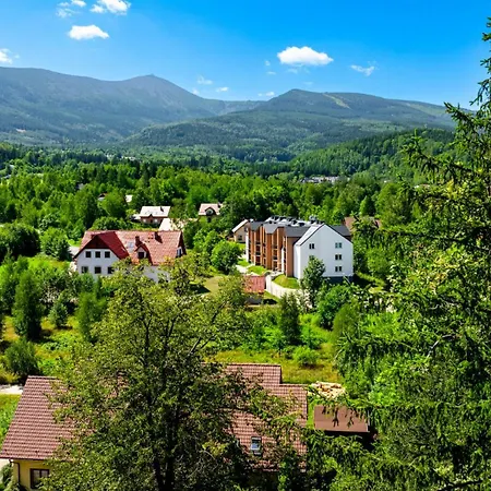 Wonder - W Malowniczej Okolicy, Z Balkonami I Widokiem Na Gory كارباش