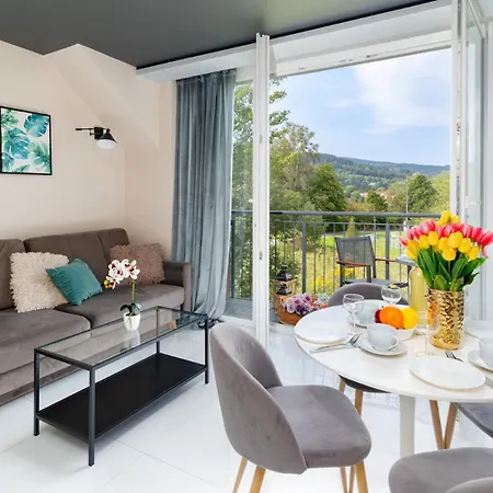 Wonder - W Malowniczej Okolicy, Z Balkonami I Widokiem Na Gory كارباش