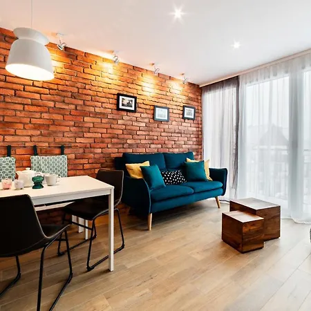 Wonder - W Malowniczej Okolicy, Z Balkonami I Widokiem Na Gory كارباش