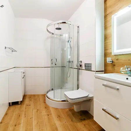 Wonder - W Malowniczej Okolicy, Z Balkonami I Widokiem Na Gory * كارباش